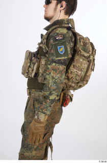  Photos Frankie Perry Army KSK Recon Germany arm upper body 0001.jpg